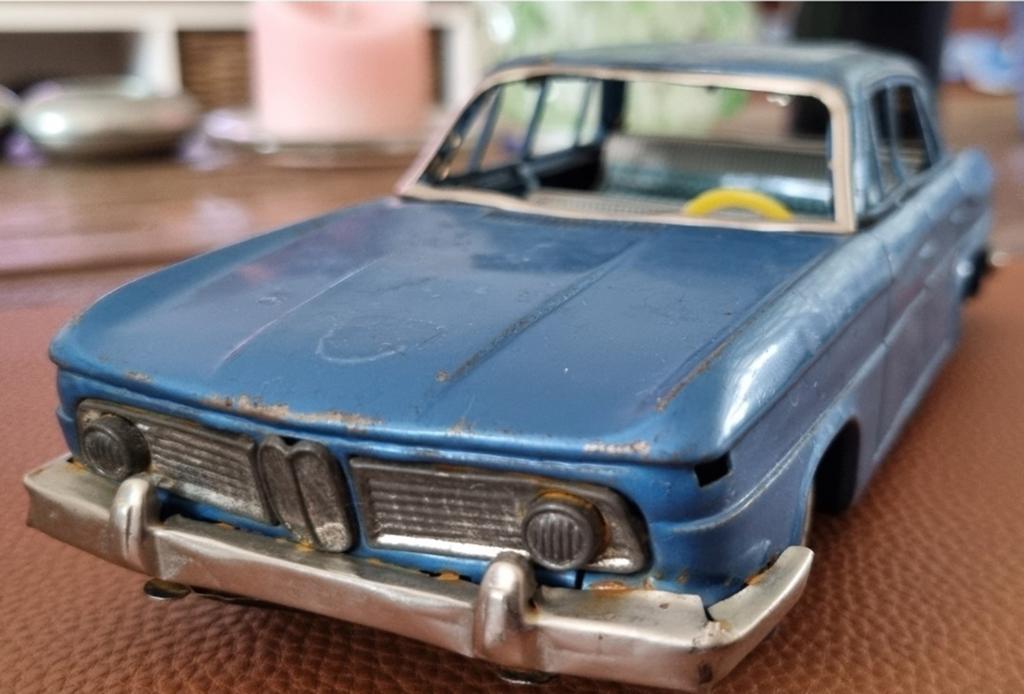 BMW 2000 neue klasse, van blik,  Japan., Ophalen of Verzenden, Gebruikt, Overige merken