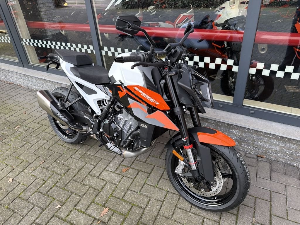 KTM 990 DUKE 2026, Bedrijf, Naked bike