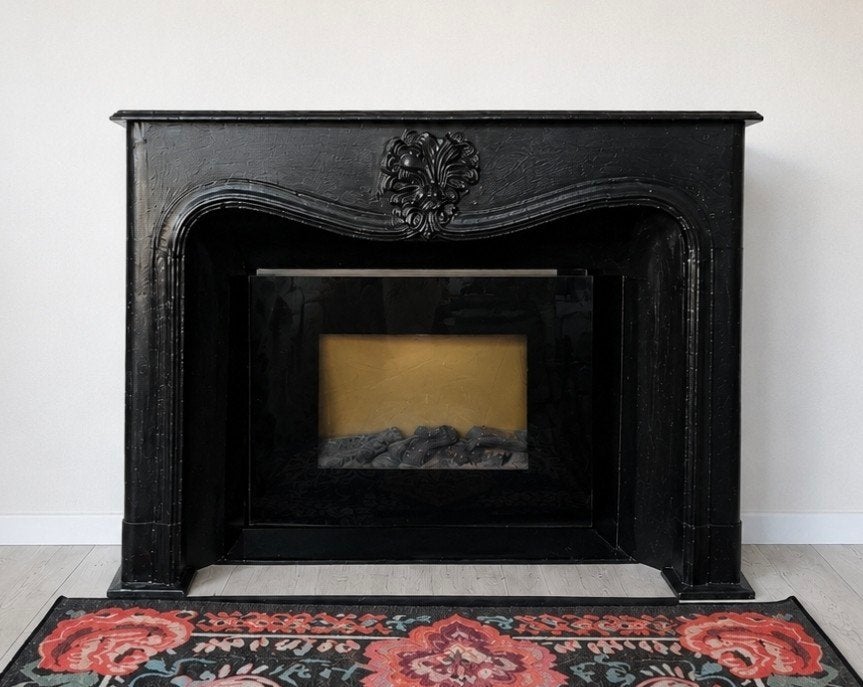 Zware Zwart Geschilderde Schouw met Elektrische Haard, Ophalen, Gebruikt, Zwart, Klassiek