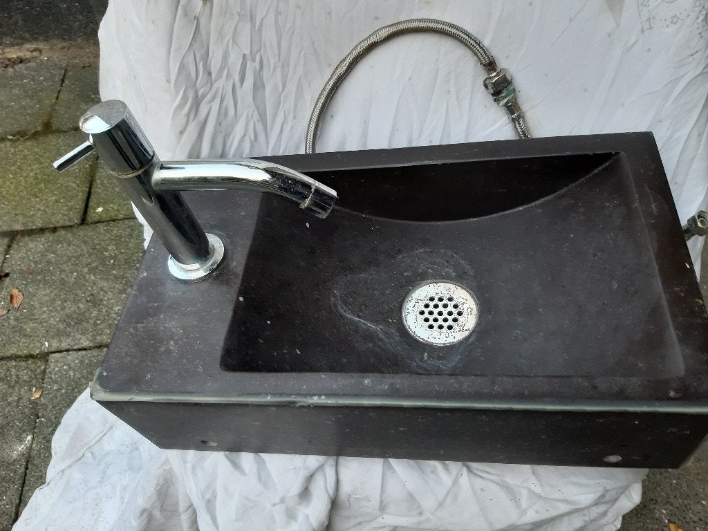 Fonteinset Werner L'aqua Hardsteen, Geborsteld nikkel kraan, Ophalen, Zo goed als nieuw, Rvs, Wastafel