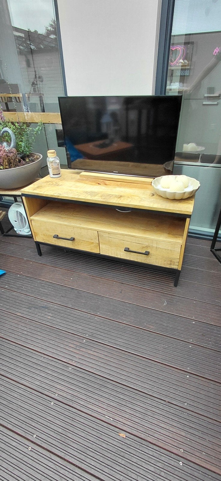 mango houten TV meubel met twee laatjes, 100 tot 150 cm, Ophalen of Verzenden, Zo goed als nieuw, Minder dan 100 cm