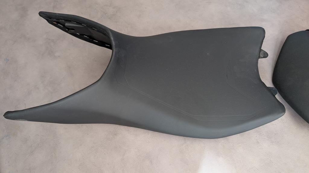 KTM Superduke R 1290 zadel + buddyseat, Motoren, Ophalen of Verzenden