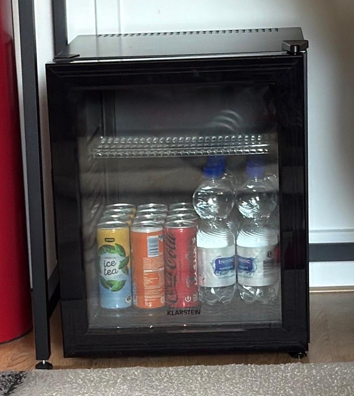 Klarstein Brooklyn 32 Minibar Koelkast - Zwart, Witgoed en Apparatuur, Koelkasten en IJskasten, Zonder vriesvak, Ophalen of Verzenden