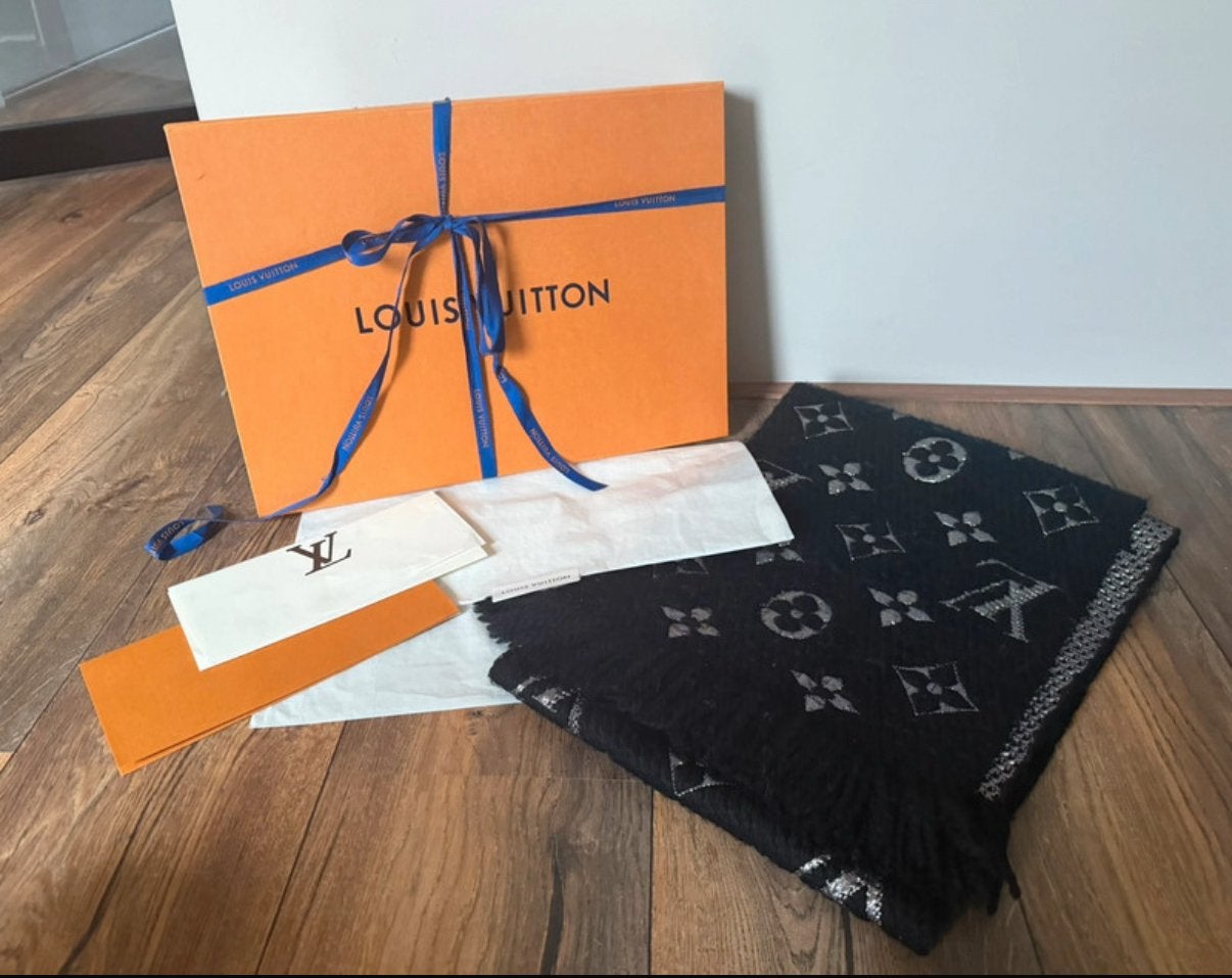 Louis Vuitton Logomania wool scarf / sjaal., Kleding | Dames, Mutsen, Sjaals en Handschoenen, Ophalen of Verzenden, Zo goed als nieuw