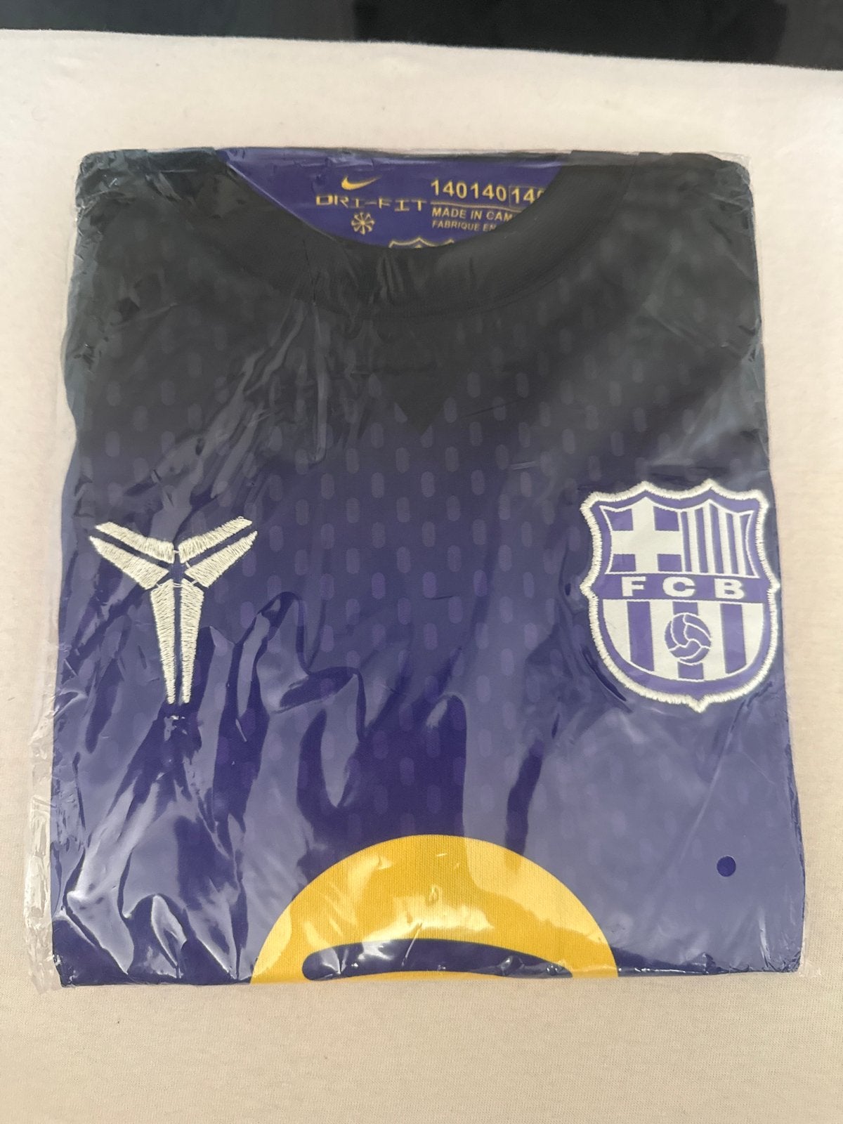 FC Barcelona tenue Lamine Yamal - Maat 140 (niet origineel), Kinderen en Baby's, Kinderkleding | Maat 140, Ophalen, Nieuw, Jongen
