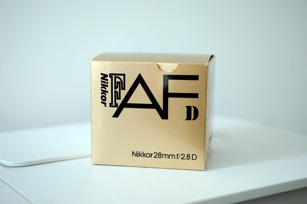 Doos/box voor Nikon Nikkor AF 28mm F2.8D, Ophalen of Verzenden, Zo goed als nieuw, Overige typen, Overige merken