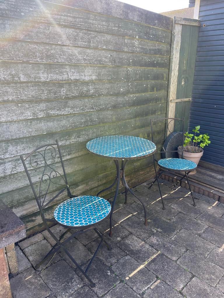 Gratis bistro setje (2 stoelen, 1 tafel) - opknapper, Overige materialen, Gebruikt, Eettafel, Tuinset