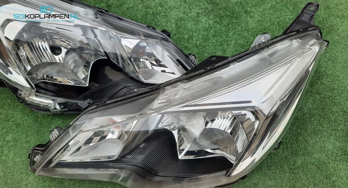 Mitsubishi Space Star koplamp links rechts, Gebruikt, -, -, Ophalen of Verzenden