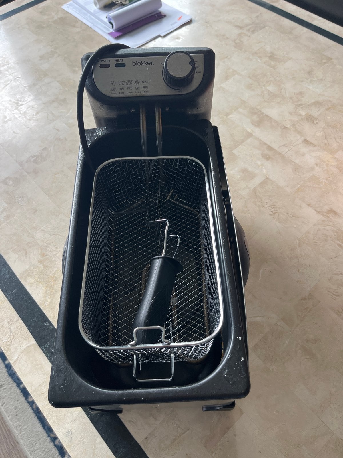 Blokker friteuse - Compact en functioneel, 2 tot 3 liter, Ophalen of Verzenden, Gebruikt, Uitneembare binnenpan
