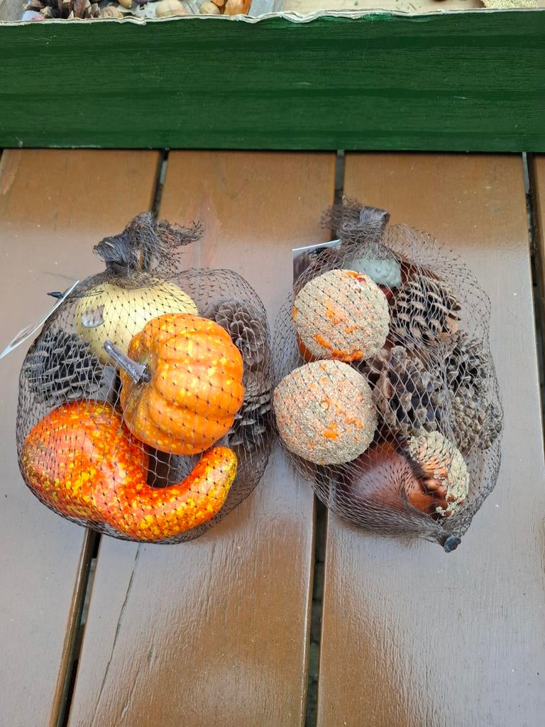 Decoratieve pompoenen en dennenappels set, Meerkleurig, Ophalen of Verzenden, Natuurlijk materiaal, Landelijk