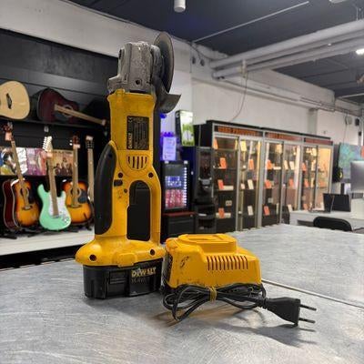 DeWalt DC410 Haakse Slijper 18V | Incl Accu & Oplader, Gebruikt, Haakse handslijpmachine, Ophalen of Verzenden