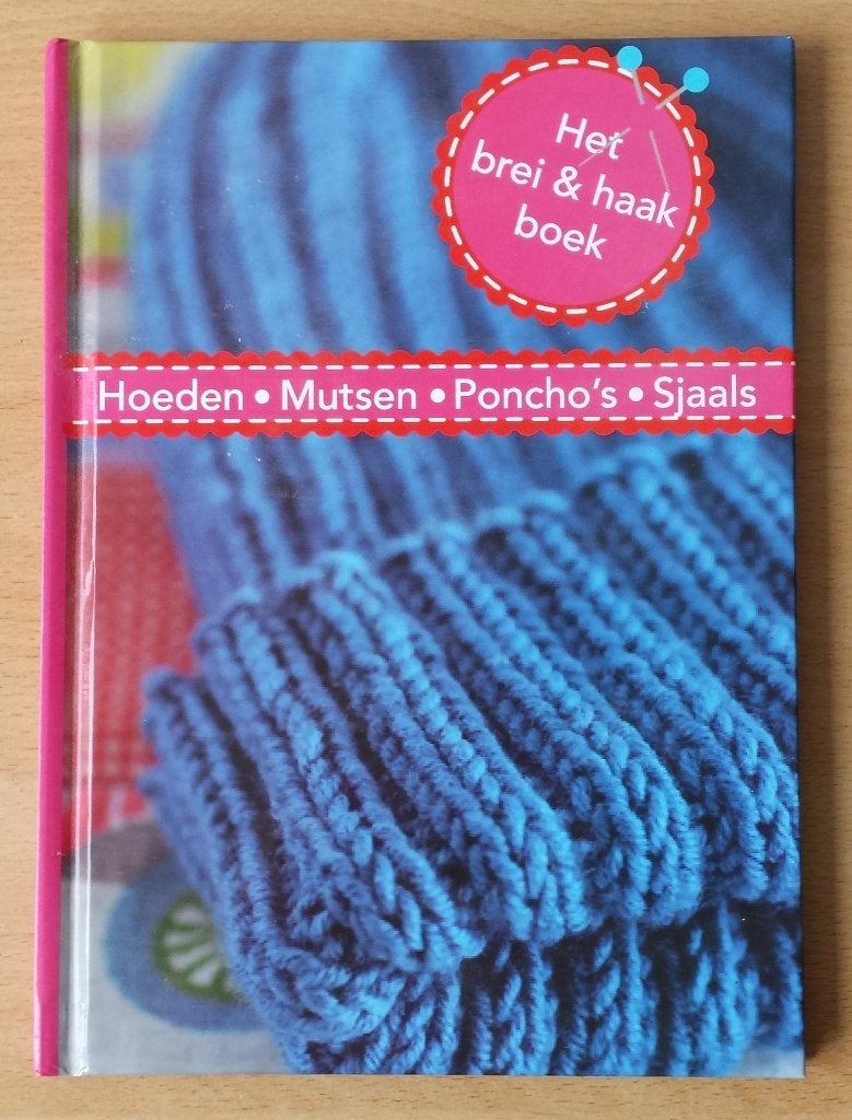 Het Brei & Haakboek - Hoeden, Mutsen, Poncho's, Sjaals, Gebruikt, Breien of Haken, Ophalen of Verzenden, Nvt