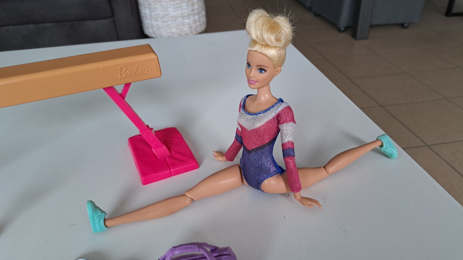 Barbie turnen met balk, Ophalen, Barbie