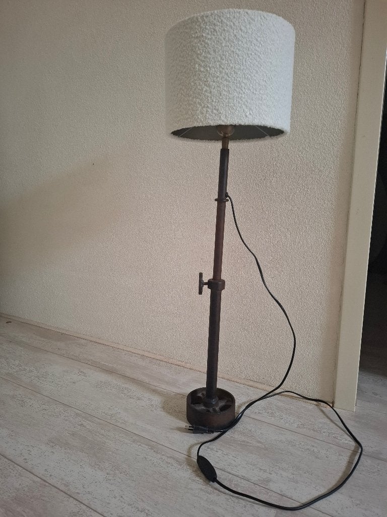 Lampvoet inclusief lampenkap, Gebruikt, Tafellamp, Rond, 18 cm