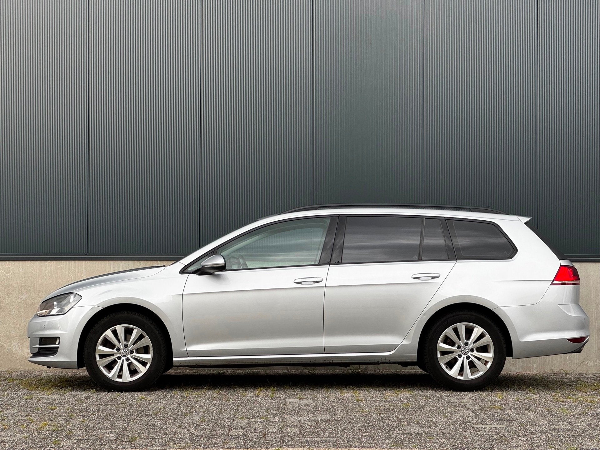 Volkswagen Golf Variant 1.6 TDI Comfortline|AUT|NAVI|PSENSOR, Gebruikt, Euro 6, 4 cilinders, 700 kg