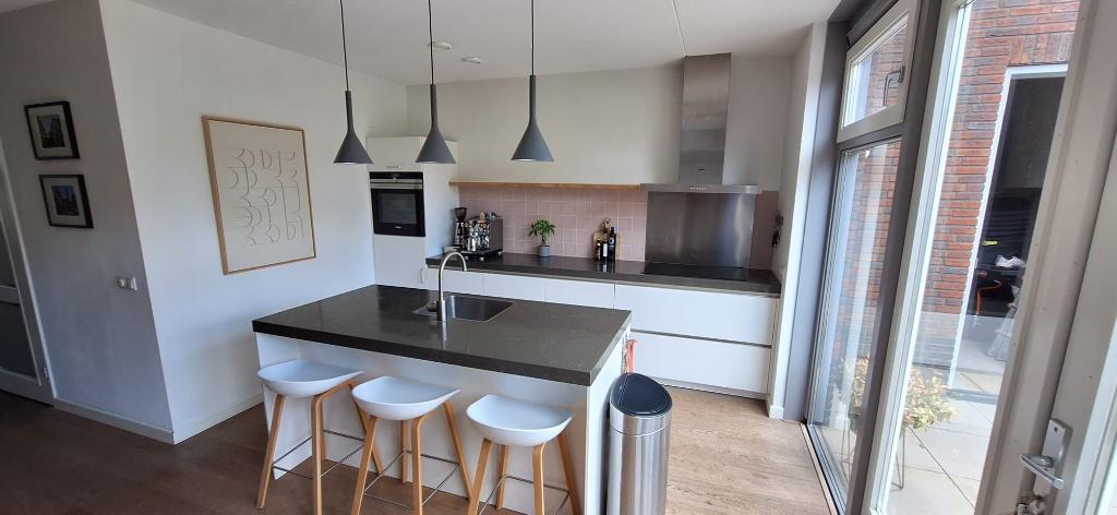 Keuken Siematic met spoeleiland en composiet werkblad, Ophalen, Gebruikt, Wit, Overige typen