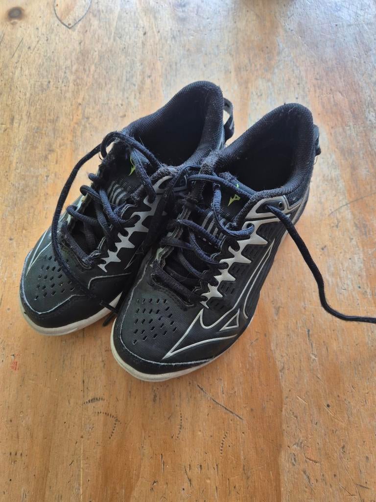 Hockey/korfbal schoenen., Ophalen of Verzenden, Zo goed als nieuw, Schoenen