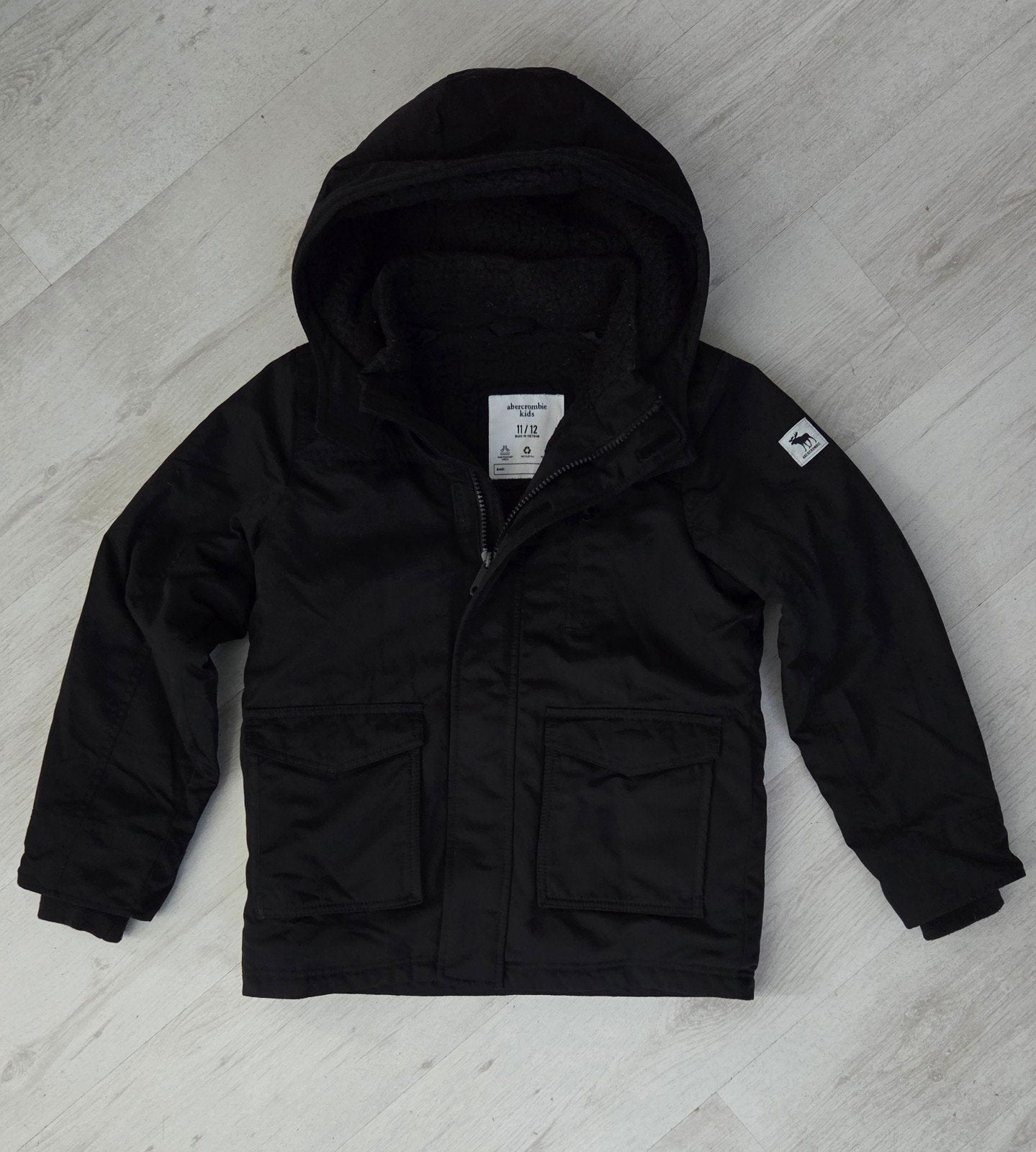 Abercrombie & Fitch Winterjas zwart maat 146/152, Abercrombie & Fitch, Ophalen of Verzenden, Zo goed als nieuw, Jongen