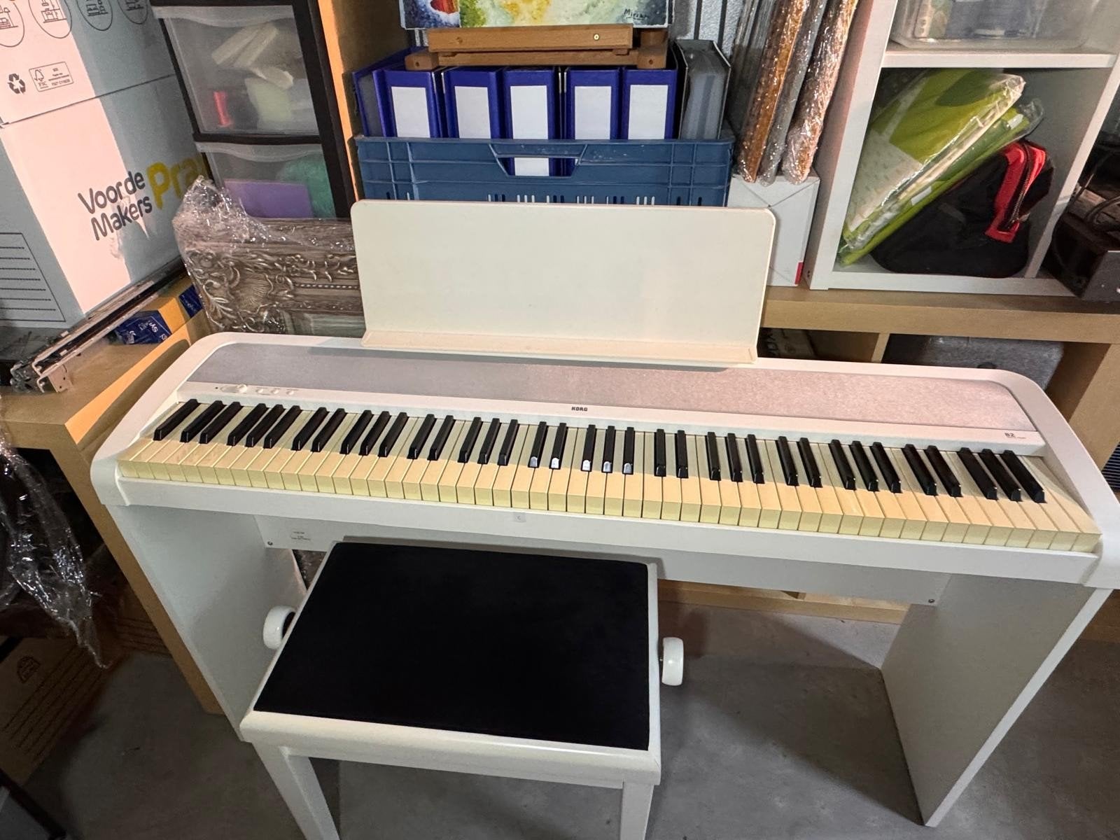 Te koop Korg BZ series, Muziek en Instrumenten, Piano's, Ophalen, Wit, Digitaal, Zo goed als nieuw