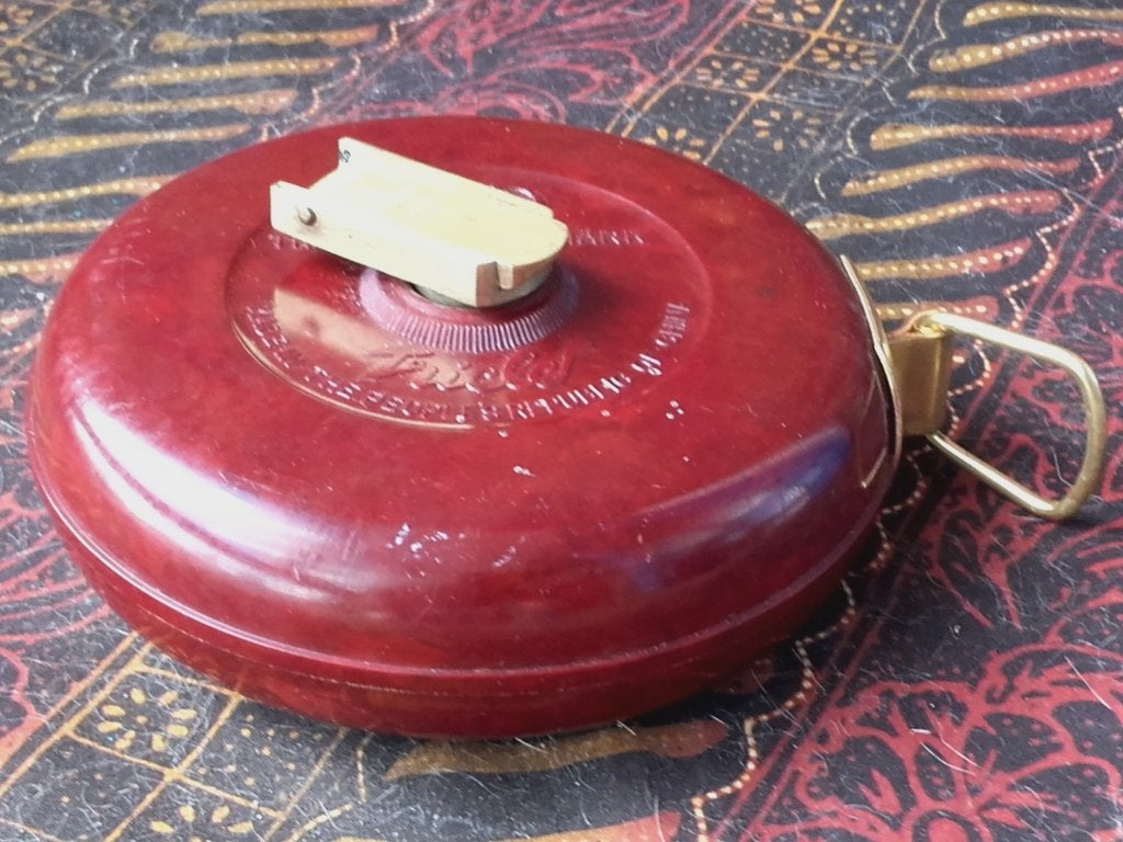 Mooi origineel oud 33ft Tricle meetlint uit Engeland 10,5 cm