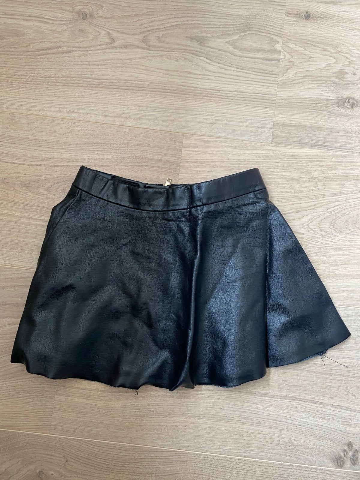 H&M Zwart Leren Rokje Maat 104 (3-4Y), Kinderen en Baby's, Ophalen of Verzenden, Zo goed als nieuw, Meisje, Jurk of Rok