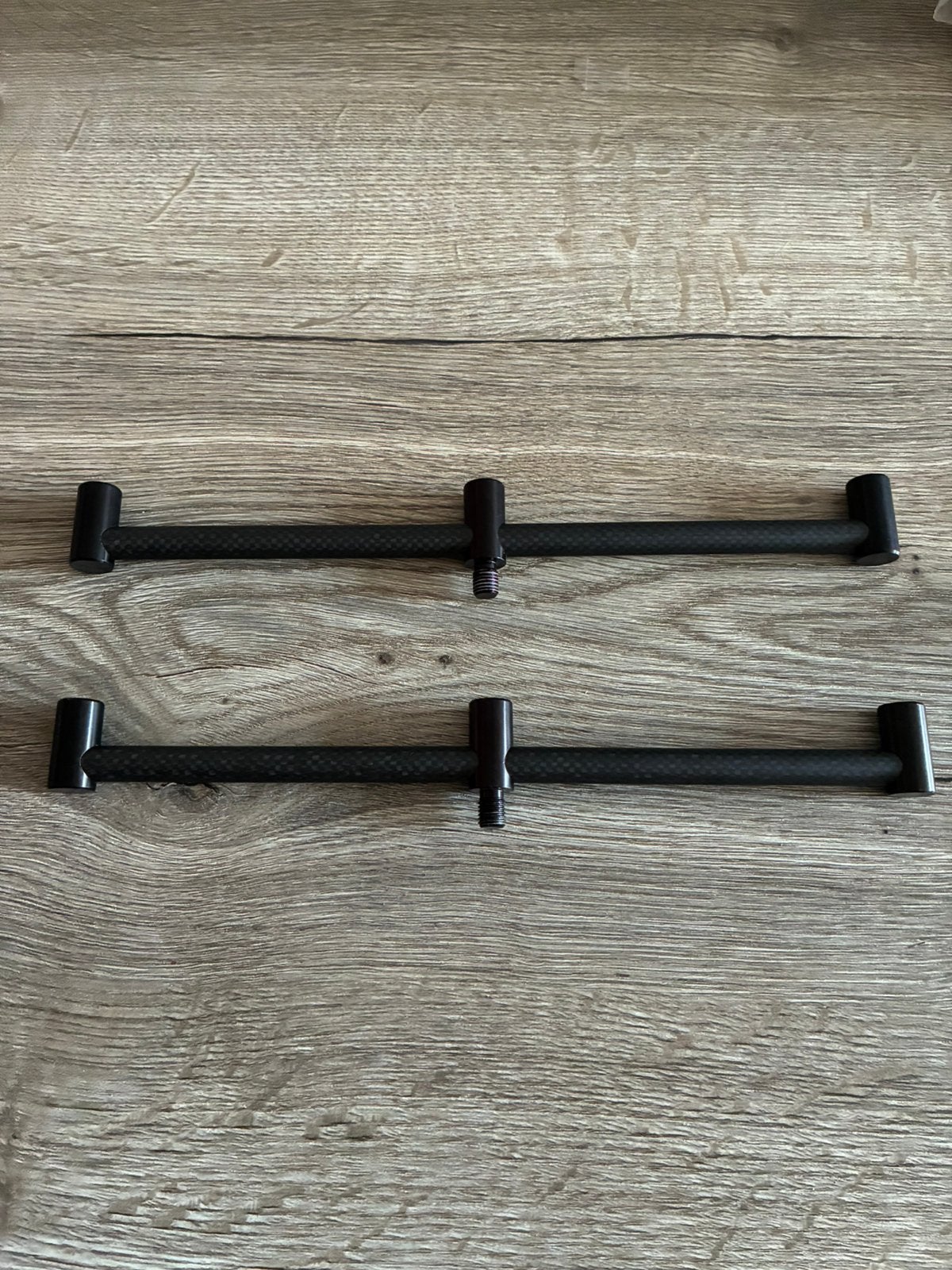 CENTURY CARBON STEALTH CHUNKY FIXED 3 ROD BUZZ BARS fox jag, Ophalen of Verzenden, Zo goed als nieuw, Overige typen