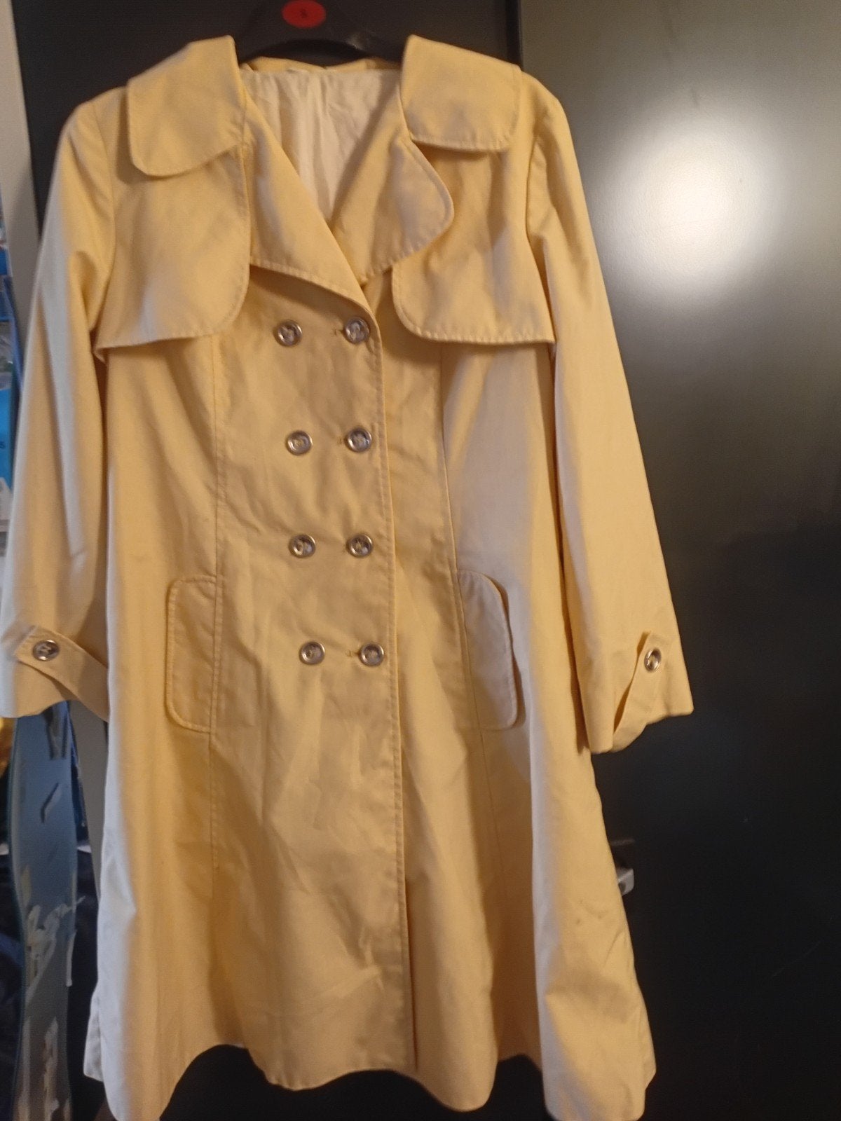 Stijlvolle Gele Trenchcoat - Maat M, Maat 38/40 (M), Geel, Ophalen of Verzenden, Onbekend