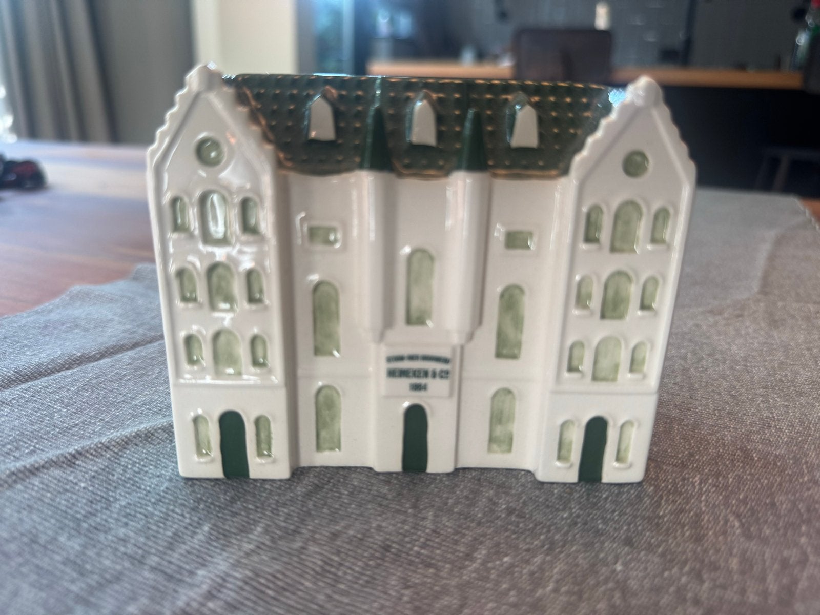 Limited Edition Heineken Royal Goedewaagen Grachtenpand, Verzilverd, Nieuw, Ophalen of Verzenden, Beeldje(s)