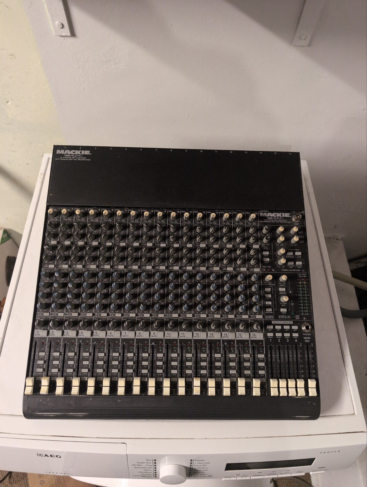 Analoge Mackie 1604-VLZ Pro Mixer - 16 kanalen, Muziek en Instrumenten, Ophalen, Gebruikt, 10 tot 20 kanalen, Microfooningang