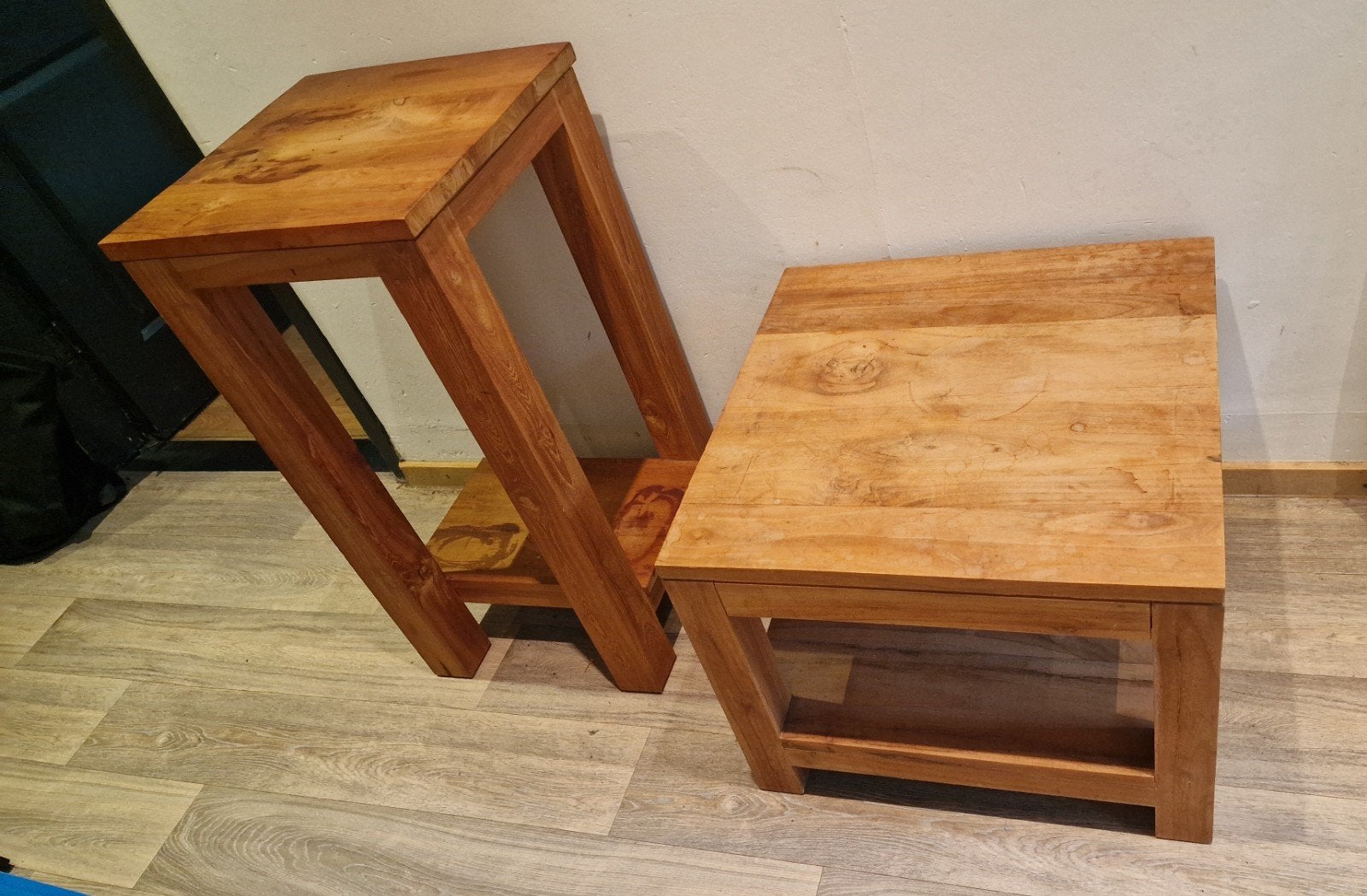 Bijzettafeltjes (teak), Ophalen