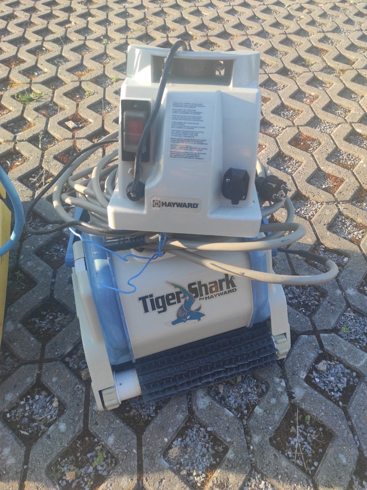 Zwembad robot Dolphin en Tiger shark, Ophalen