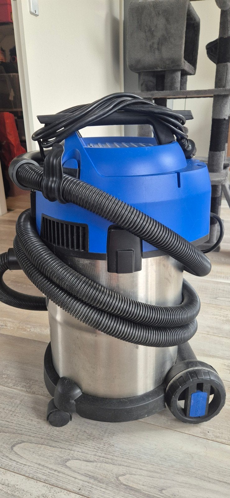 Nilfisk Multi II 30 T Inox VSC EU Waterstofzuiger, Ophalen, Inclusief accessoires, Gebruikt, 2000 watt of meer