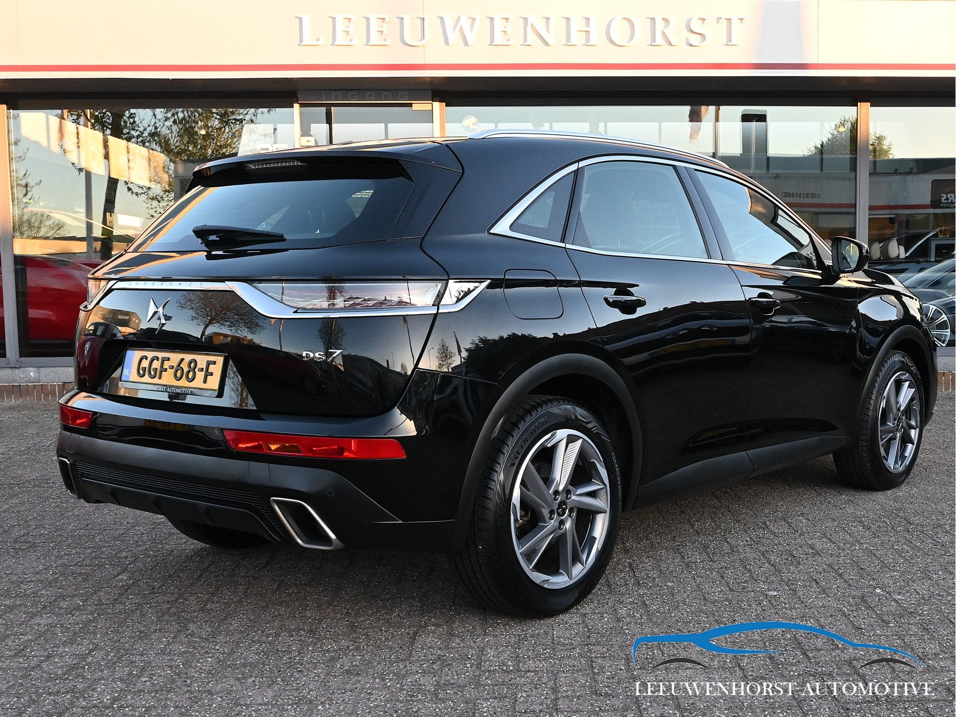 DS 7 Crossback 1.6 PureTech So Chic AUTOMAAT, LED, clima, cr, 15 km/l, 4 cilinders, 181 pk, Leder en Stof