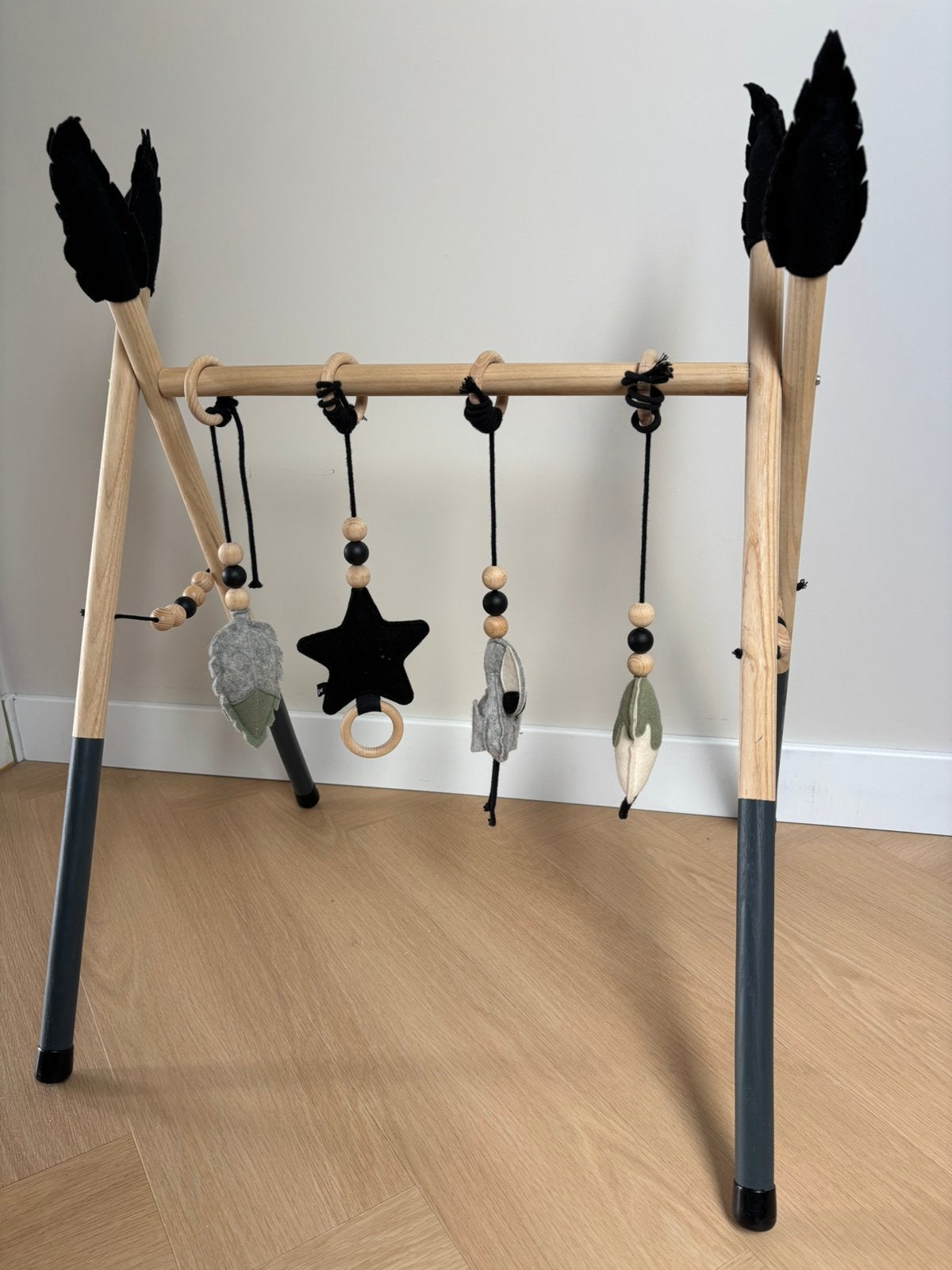 Ukkepuq houten babygym met vilt, Ophalen, Zo goed als nieuw, Babygym