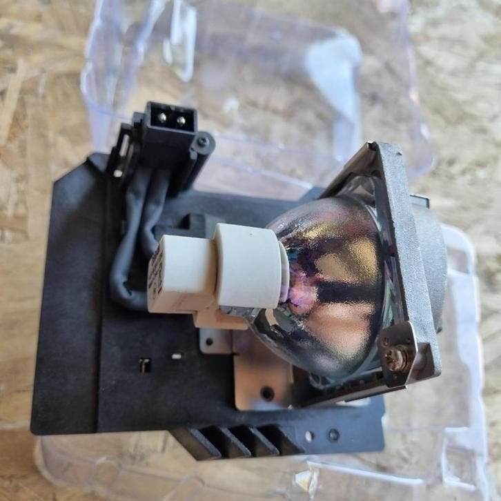 NIEUWE OSRAM BEAMER LAMP P-VIP 180-230/1.0 E20.6   180 WATT, Audio, Tv en Foto, Nieuw, Ophalen of Verzenden, X, X