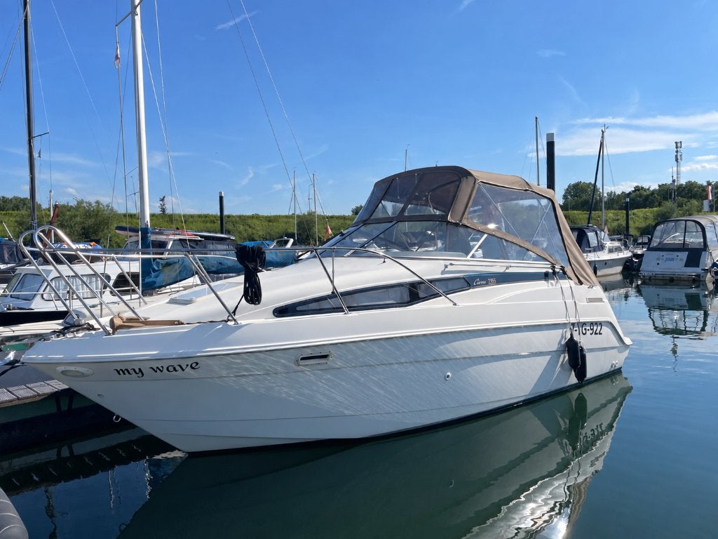 Bayliner 2355 Ciera 220 PK DIESEL | nieuwe kap & staartstuk, Ophalen, Diesel, Zo goed als nieuw, Polyester