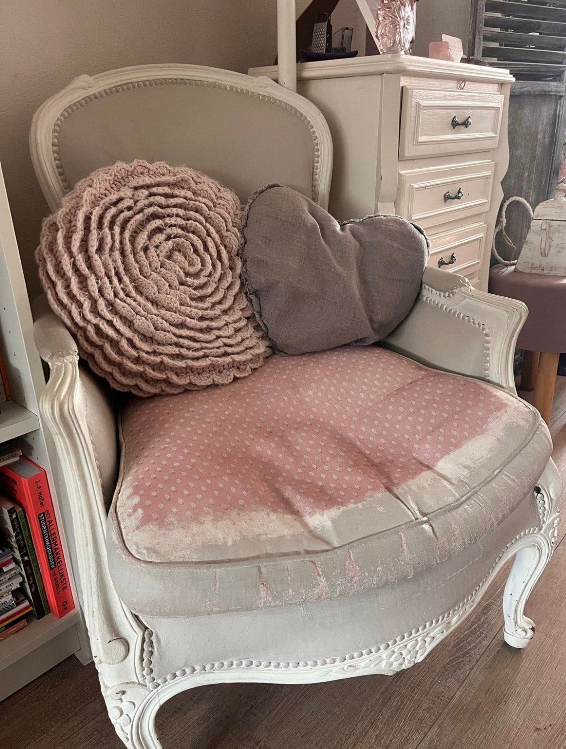 Antieke fauteuil in Lodewijk XVI-stijl, Ophalen, Zo goed als nieuw, Stof, 50 tot 75 cm