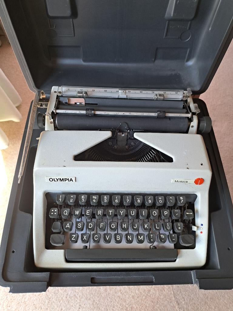 hand typemachine compleet met koffer, Diversen, Typemachines, Ophalen, Gebruikt