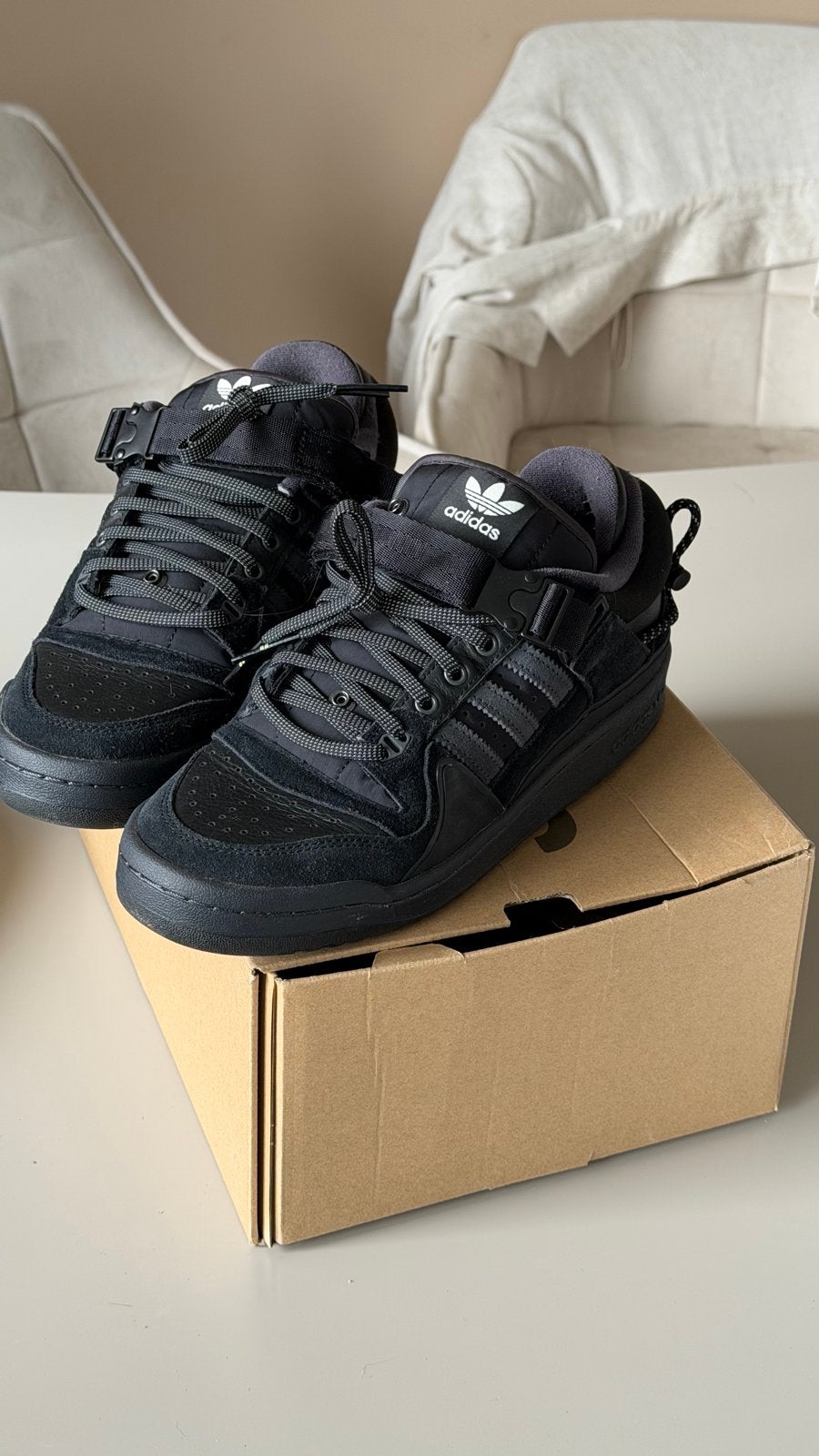 Adidas Forum Low Bad Bunny 41 'Back To School, Ophalen of Verzenden, Zo goed als nieuw, Zwart, Sneakers of Gympen