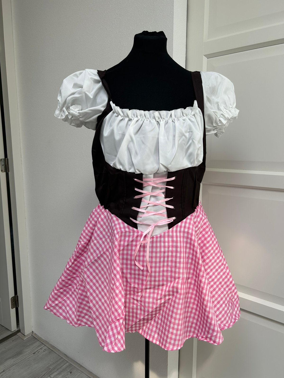Dirndl Eva pink maat XXL, Maat 46/48 (XL) of groter, Nieuw, Ophalen of Verzenden, Overige thema's