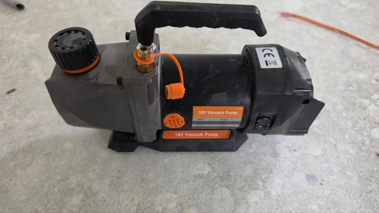 Accu vacuümpomp voor airco - 18V Makita compatibel, Doe-het-zelf en Verbouw, Compressors, Ophalen of Verzenden, Zo goed als nieuw
