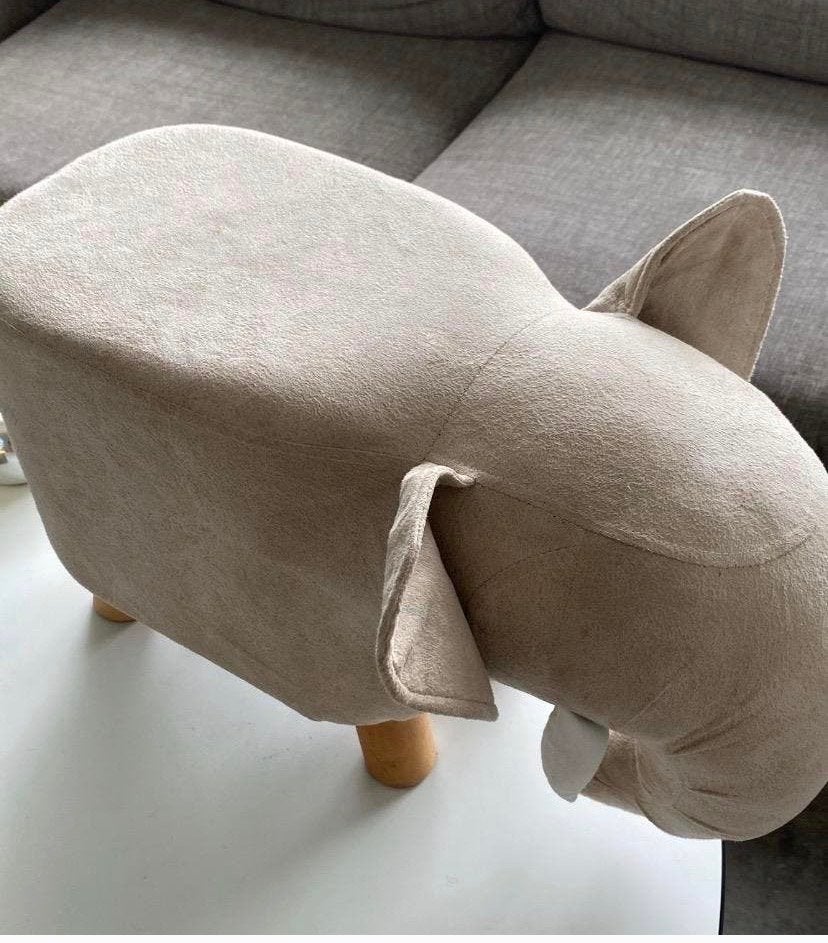 Nijlpaard poef/voetenbankje - Beige, Ophalen, Beige, Zo goed als nieuw, Modern
