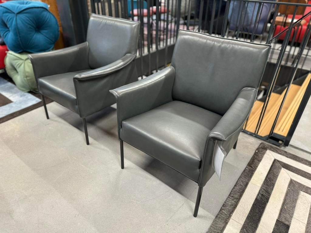 2 Nieuw Design in Stock Limec fauteuils grijs leer stoel, Huis en Inrichting, Fauteuils, Ophalen of Verzenden, Eyye, 50 tot 75 cm