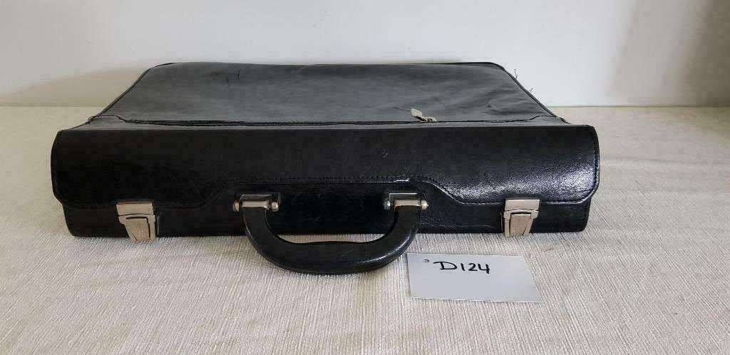 D124: MARCO SILVER zwarte lederen college koffer/ schooltas/, 30 tot 40 cm, Minder dan 30 cm, -, Zwart