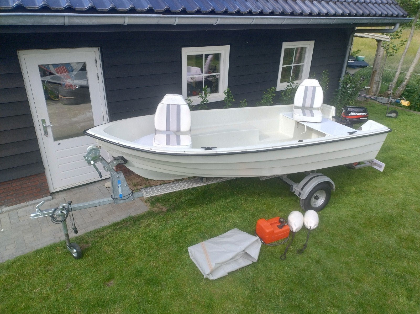 Garda 430 Vis- en Pleziervaartboot met Trailer, Watersport en Boten, Overige merken, Gebruikt, Buitenboordmotor, 5 pk