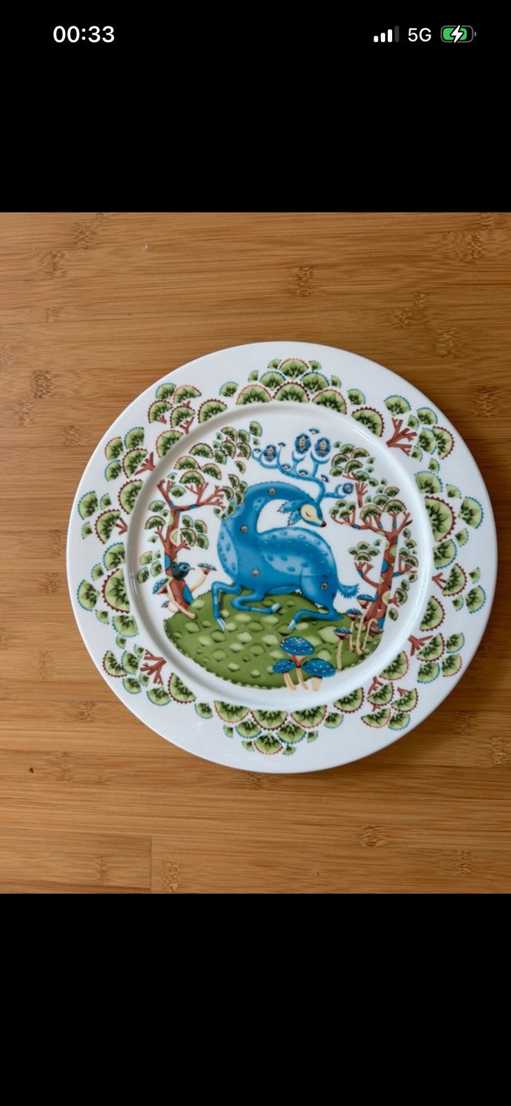 Iittala Satumetsä bord 30 cm - Per stuk, Huis en Inrichting, Ophalen of Verzenden, Gebruikt, Porselein, Bord(en)