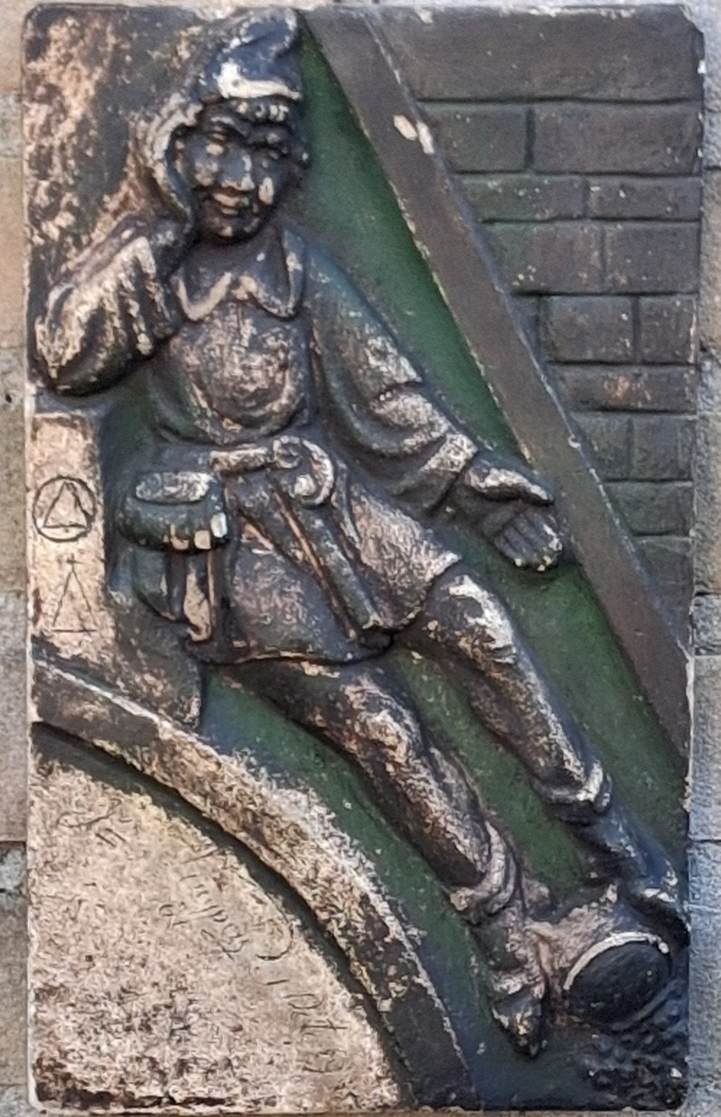 Den Bosch. ST.JAN.  Erwtenman. Sign. 1925. Wandplaquette., Ophalen