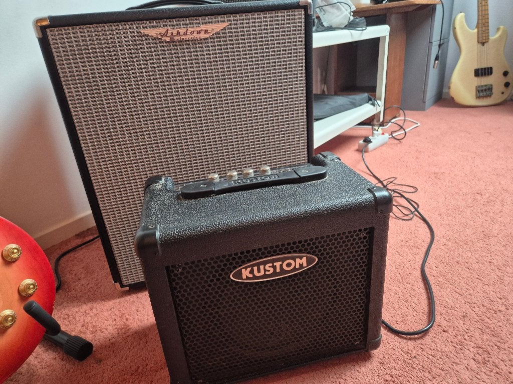 KUSTOM KBA10X, Ophalen, Gebruikt, Basgitaar, Minder dan 50 watt