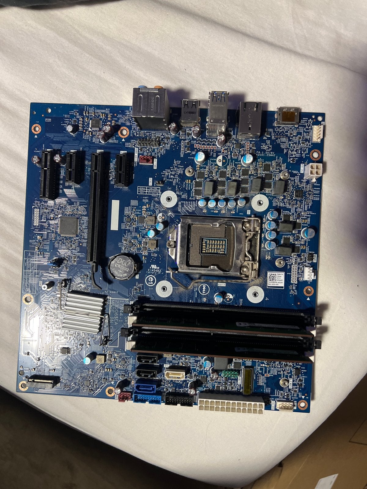 Dell Moederbord met Intel Socket en DDR4 Geheugen, Computers en Software, Verzenden, Gebruikt, Intel, DDR4