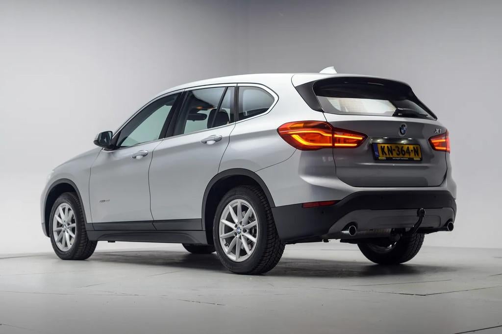 BMW X1 sDrive 20i 192pk Centennial ExecutiveAut. [ LED Trekh, Auto's, BMW, 1998 cc, Origineel Nederlands, Bedrijf, Automatische klimaatregeling